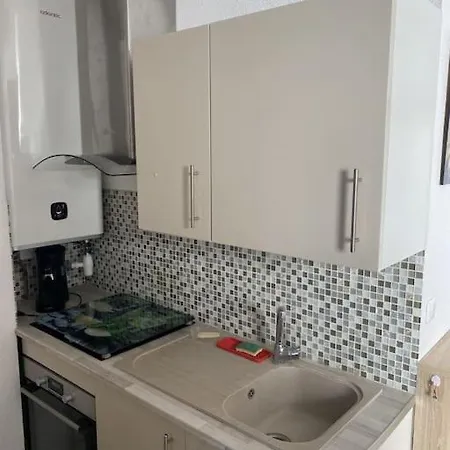 T2 Avec Piscine Proche