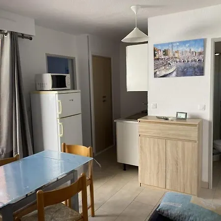 T2 Avec Piscine Proche *