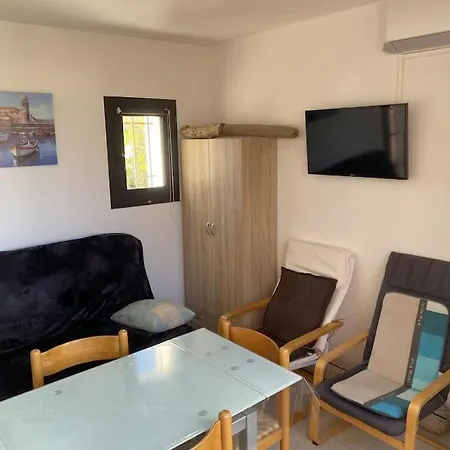 T2 Avec Piscine Proche *